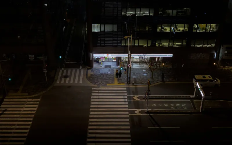 Why Japanese Couples Break Up at the Konbini (And What That Says About Love in Japan)