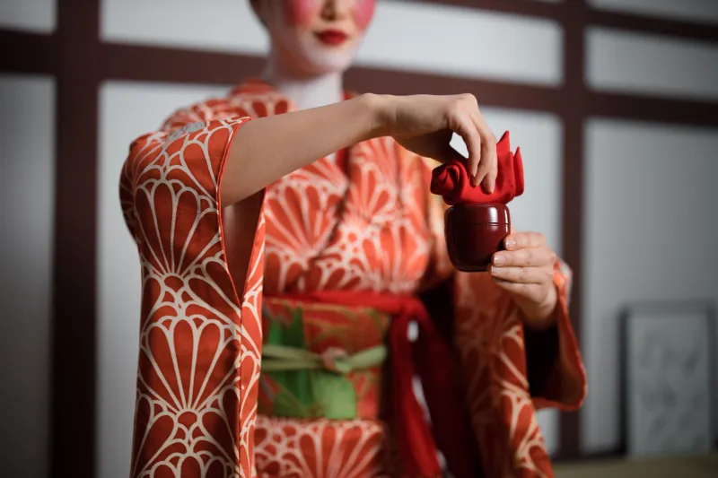 Reading the Room, Japanese Style: The Unspoken Language That Changed How I See Everything